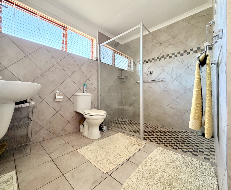 4 Bedroom Property for Sale in Onrus Western Cape